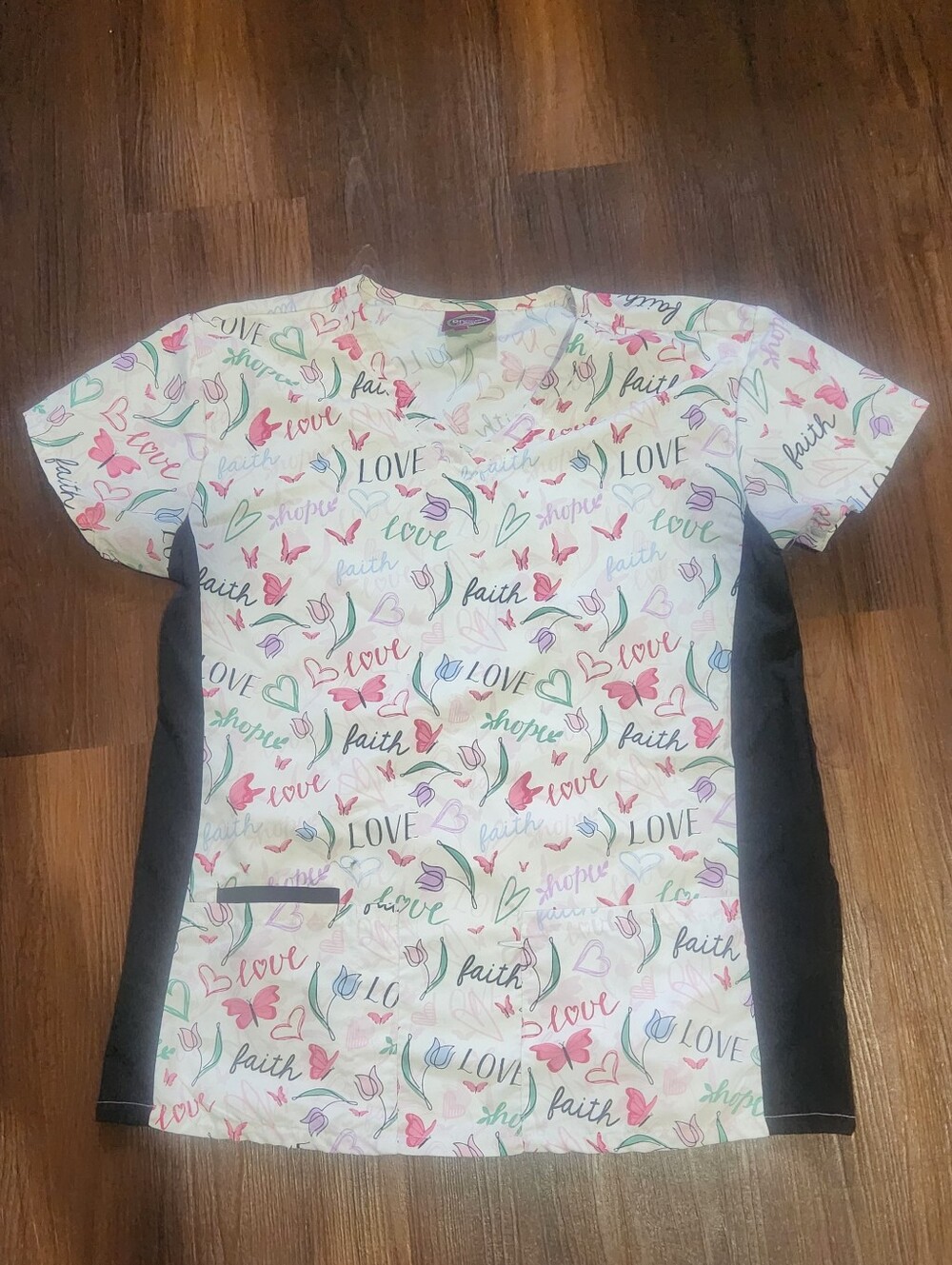 Women’s Floral 'Love & Faith' Print Scrub Top - White/Pastel